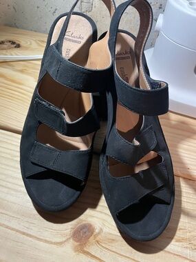 Clarks Black Women's Slingback Velcro Strap Sandals